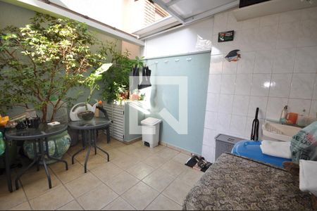 Casa à venda com 112m², 3 quartos e 2 vagasÁrea de Serviço