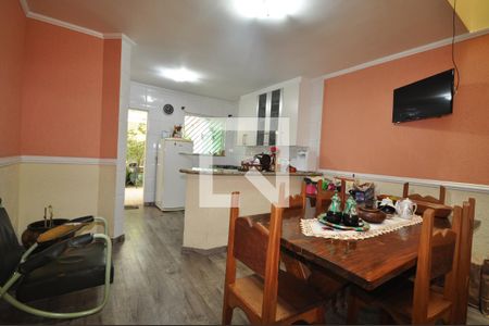 Casa à venda com 112m², 3 quartos e 2 vagasCozinha