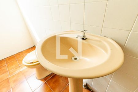 Banheiro de casa para alugar com 1 quarto, 40m² em Santa Teresinha, Santo André