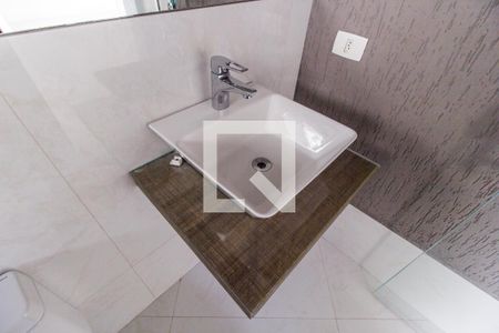 Casa de condomínio à venda com 303m², 3 quartos e 4 vagasDetalhe do Banheiro da Suite