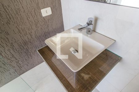 Casa de condomínio à venda com 303m², 3 quartos e 4 vagasDetalhe do Banheiro da Suite