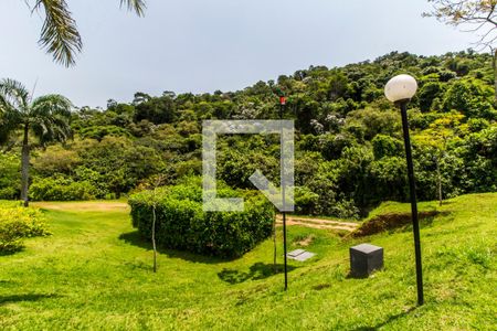 Casa de condomínio à venda com 303m², 3 quartos e 4 vagasVista