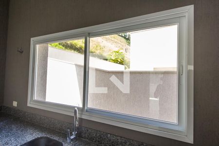 Casa de condomínio à venda com 303m², 3 quartos e 4 vagasDetalhe da cozinha