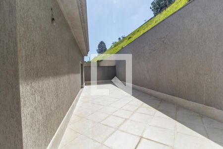 Casa de condomínio à venda com 303m², 3 quartos e 4 vagasQuintal