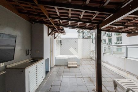 Apartamento à venda com 200m², 3 quartos e 2 vagasCobertura