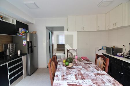 Casa de condomínio à venda com 114m², 2 quartos e 1 vagaCozinha e Área de Serviço