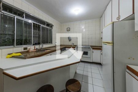 Casa à venda com 180m², 4 quartos e 2 vagas Casa à venda com 180m², 4 quartos e 2 vagasCozinha