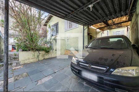 Casa à venda com 250m², 2 quartos e 4 vagas Casa à venda com 250m², 2 quartos e 4 vagasGaragem