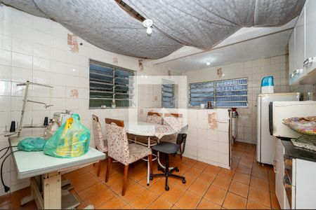 Casa à venda com 250m², 2 quartos e 4 vagas Casa à venda com 250m², 2 quartos e 4 vagasCozinha