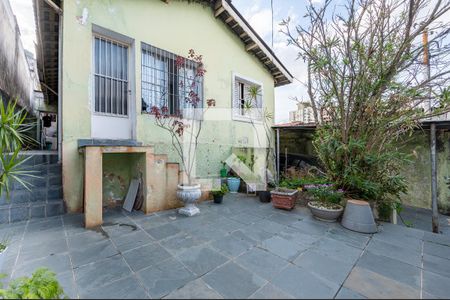 Casa à venda com 250m², 2 quartos e 4 vagas Casa à venda com 250m², 2 quartos e 4 vagasQuintal