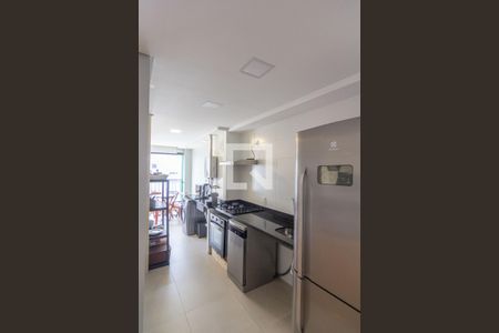 Apartamento à venda com 84m², 2 quartos e 2 vagasCozinha e Área de Serviço