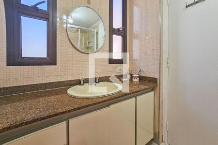Apartamento para alugar com 145m², 3 quartos e 2 vagas Apartamento para alugar com 145m², 3 quartos e 2 vagasBanheiro da Suíte 1