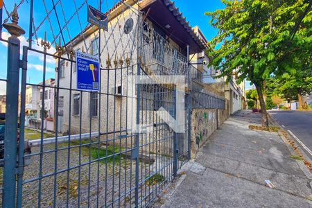 Casa à venda com 152m², 2 quartos e 2 vagasFachada do Condomínio com placa