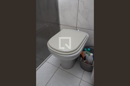 Casa à venda com 150m², 2 quartos e 4 vagas Casa à venda com 150m², 2 quartos e 4 vagasBanheiro da Suíte