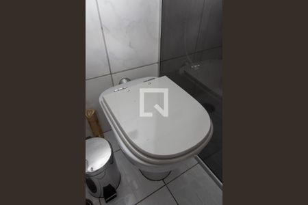 Casa à venda com 150m², 2 quartos e 4 vagas Casa à venda com 150m², 2 quartos e 4 vagasBanheiro