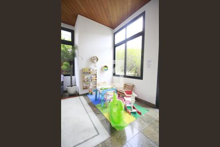 Apartamento à venda com 222m², 4 quartos e 3 vagasÁrea comum - Salão de festas