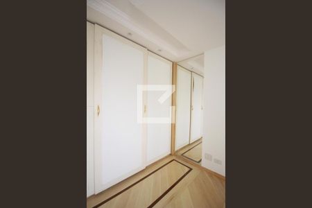 Apartamento à venda com 222m², 4 quartos e 3 vagasQuarto 2