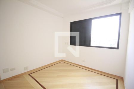 Apartamento à venda com 222m², 4 quartos e 3 vagasQuarto 2