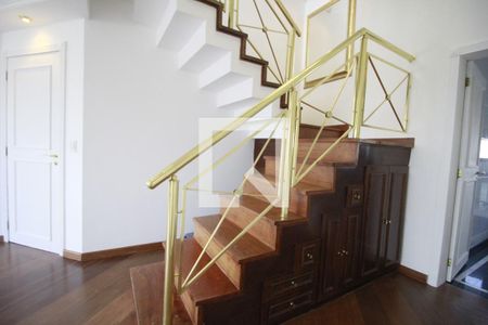 Apartamento à venda com 222m², 4 quartos e 3 vagasEscada