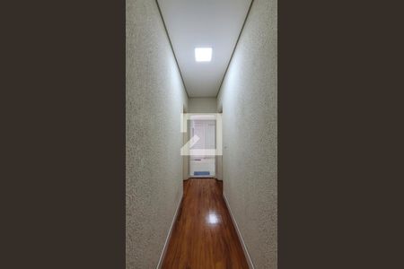 Casa à venda com 167m², 15 quartos e 4 vagas Casa à venda com 167m², 15 quartos e 4 vagasCorredor