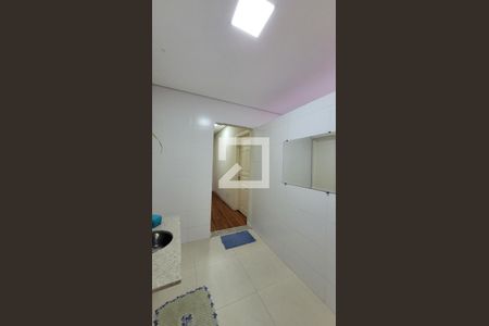 Casa à venda com 167m², 15 quartos e 4 vagas Casa à venda com 167m², 15 quartos e 4 vagasCorredor