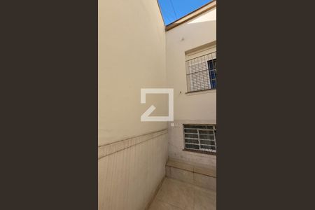 Casa à venda com 167m², 15 quartos e 4 vagas Casa à venda com 167m², 15 quartos e 4 vagasHall de entrada