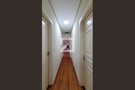 Casa à venda com 167m², 15 quartos e 4 vagas Casa à venda com 167m², 15 quartos e 4 vagasCorredor