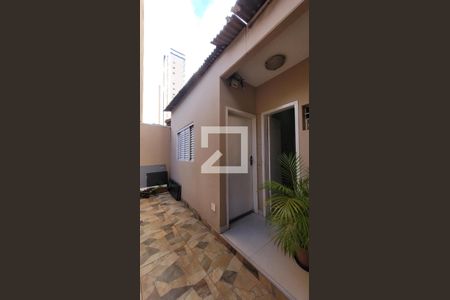 Casa à venda com 167m², 15 quartos e 4 vagas Casa à venda com 167m², 15 quartos e 4 vagasQuintal