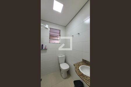 Casa à venda com 167m², 15 quartos e 4 vagas Casa à venda com 167m², 15 quartos e 4 vagasBanheiro 2