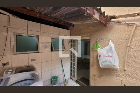 Casa à venda com 167m², 15 quartos e 4 vagas Casa à venda com 167m², 15 quartos e 4 vagasÁrea de Serviço