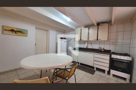 Casa à venda com 167m², 15 quartos e 4 vagas Casa à venda com 167m², 15 quartos e 4 vagasCozinha 1