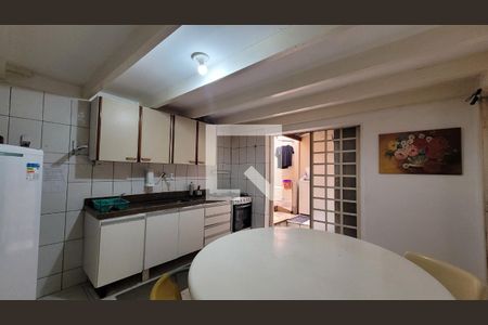 Casa à venda com 167m², 15 quartos e 4 vagas Casa à venda com 167m², 15 quartos e 4 vagasCozinha 1