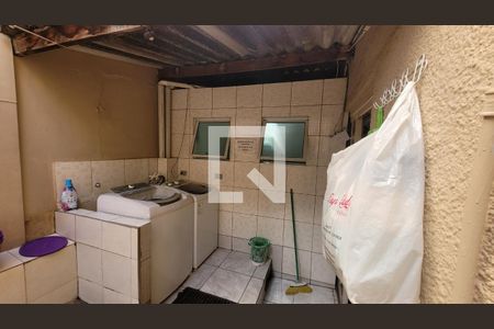 Casa à venda com 167m², 15 quartos e 4 vagas Casa à venda com 167m², 15 quartos e 4 vagasÁrea de Serviço