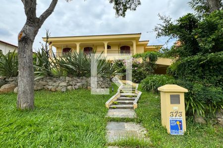 Casa de condomínio à venda com 630m², 4 quartos e 2 vagasFachada