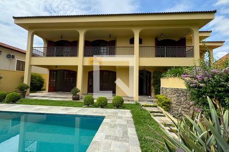 Casa de condomínio à venda com 630m², 4 quartos e 2 vagasPiscina
