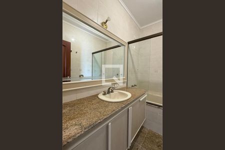 Casa de condomínio à venda com 630m², 4 quartos e 2 vagasBanheiro da Suíte 4