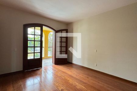 Casa de condomínio à venda com 630m², 4 quartos e 2 vagasSuíte 3