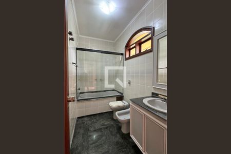 Casa de condomínio à venda com 630m², 4 quartos e 2 vagasBanheiro da Suíte 3