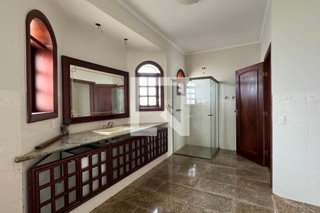 Casa de condomínio à venda com 630m², 4 quartos e 2 vagasBanheiro da Suíte 1