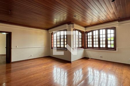 Casa de condomínio à venda com 630m², 4 quartos e 2 vagasSala de TV