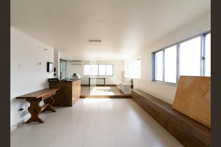 Apartamento para alugar com 80m², 2 quartos e 1 vaga Apartamento para alugar com 80m², 2 quartos e 1 vagaÁrea comum - Salão de festas