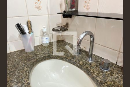 Apartamento à venda com 80m², 3 quartos e 1 vaga Apartamento à venda com 80m², 3 quartos e 1 vagaBanheiro 2