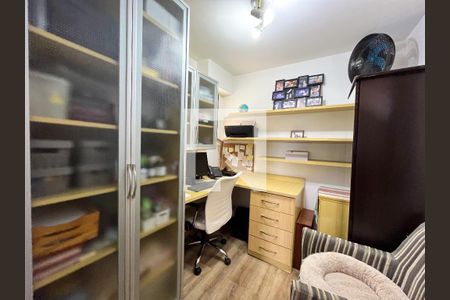 Apartamento à venda com 80m², 3 quartos e 1 vaga Apartamento à venda com 80m², 3 quartos e 1 vagaEscritório