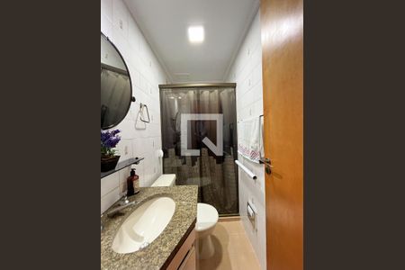 Apartamento à venda com 80m², 3 quartos e 1 vaga Apartamento à venda com 80m², 3 quartos e 1 vagaBanheiro 2