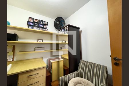 Apartamento à venda com 80m², 3 quartos e 1 vaga Apartamento à venda com 80m², 3 quartos e 1 vagaEscritório
