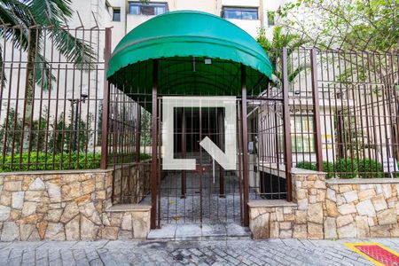 Apartamento à venda com 80m², 3 quartos e 1 vaga Apartamento à venda com 80m², 3 quartos e 1 vagaFachada