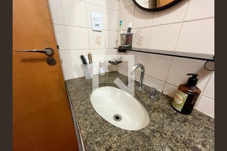 Apartamento à venda com 80m², 3 quartos e 1 vaga Apartamento à venda com 80m², 3 quartos e 1 vagaBanheiro 2