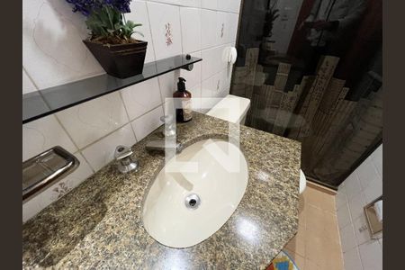 Apartamento à venda com 80m², 3 quartos e 1 vaga Apartamento à venda com 80m², 3 quartos e 1 vagaBanheiro 2