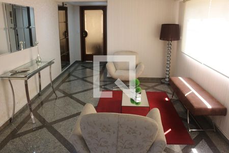 Apartamento para alugar com 110m², 3 quartos e 2 vagasHall social
