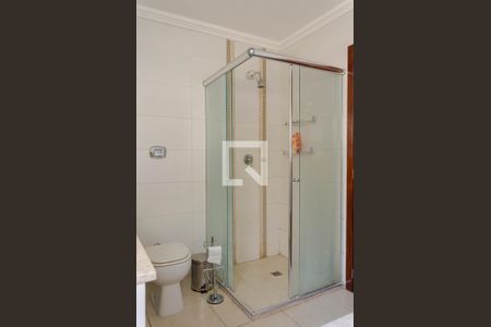 Casa à venda com 249m², 3 quartos e 8 vagasBanheiro da Suíte